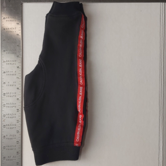 Calvin Klein Kids Size 3-6M Red Black Sweat Shirt and Sweat Pants Set - Picture 8 of 11